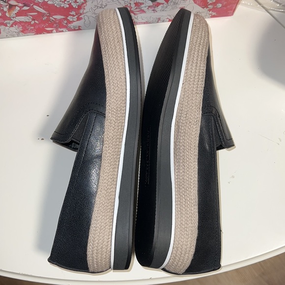 NIB Chinese Laundry Yup Black Slip-On Sneakers - Picture 5 of 10